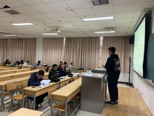 大學(xué)里的創(chuàng  )新創(chuàng  )業(yè)工作人員