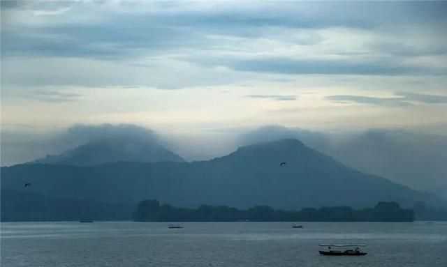 西湖十景介紹，西湖十景名稱有什么含義和來(lái)歷？雙峰插云為什么看不到了？圖10