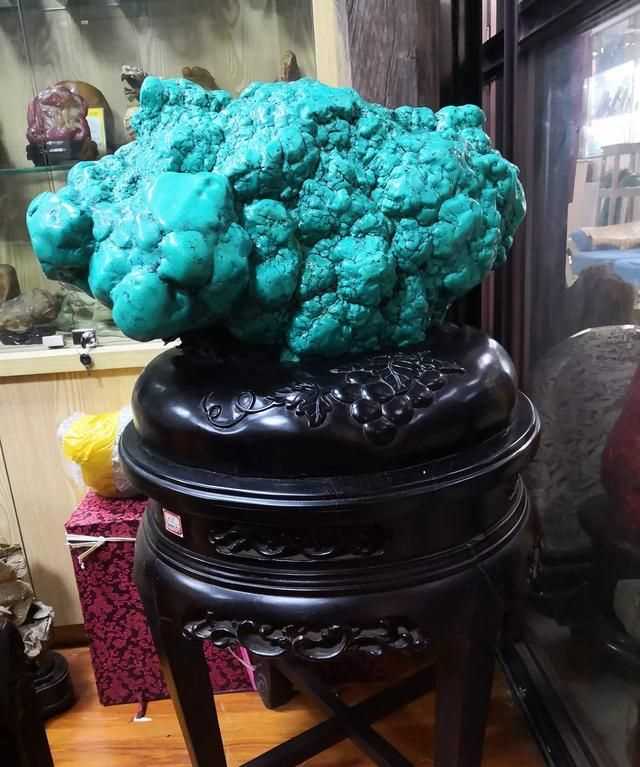 唐卡和佛牌有什么區別，寺院的壁畫(huà)算不算唐卡？什么是唐卡？圖5