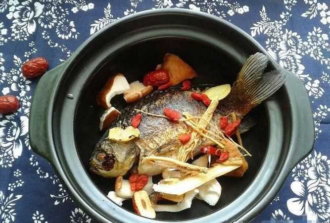 能和我說(shuō)一下你對鯽魚(yú)湯的認知是什么，幾個(gè)詞描繪一下，謝謝