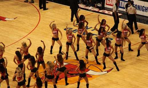 nba中場(chǎng)休息多長(cháng)時(shí)間,在籃球比賽中用英語(yǔ)怎么說(shuō)圖5