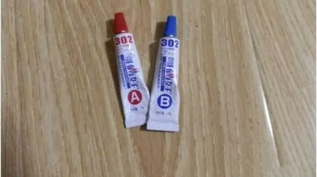 門(mén)框條掉了用什么膠粘，櫥柜的門(mén)框掉了，是用膠粘的，用的什么膠呀這？圖5