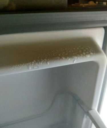 冰箱冷藏室為什么有水珠風(fēng)冷冰箱冷藏室有水是什么原因怎樣處理