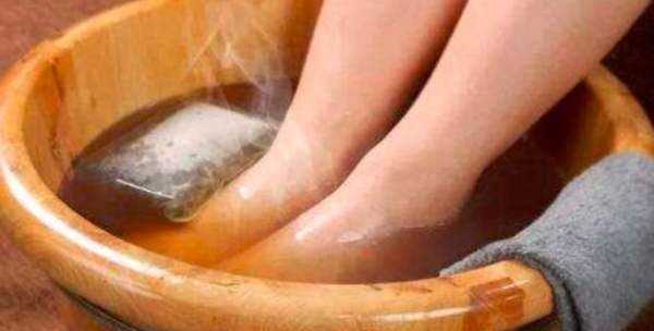 泡腳的水溫多少合適,泡腳的水溫多少度為好圖2