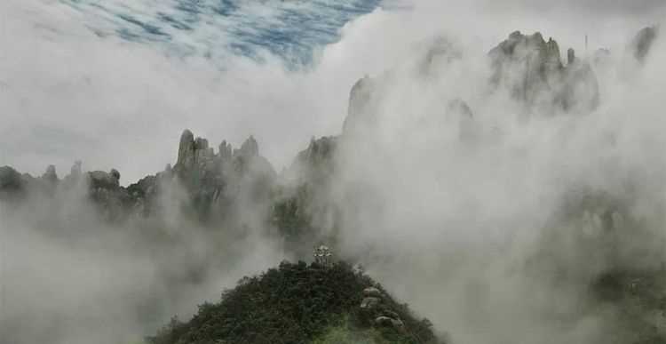 忽聞海上有仙山,山在虛無(wú)縹緲間修辭