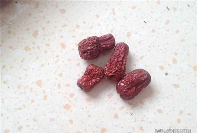 我家的棗樹所結(jié)的棗子里為什么會有蟲子呢