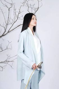 關(guān)于秋天衣著(zhù)的詩(shī)句