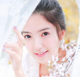 什么詩(shī)句關(guān)于花的嫁衣