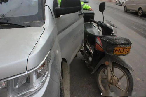 轎車托運(yùn)注意事項(xiàng),轎車?yán)锼X(jué)注意事項(xiàng),轎車長(zhǎng)期停放注意事項(xiàng)