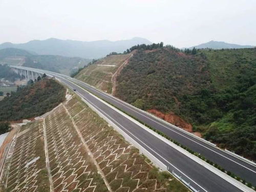 路堤填筑施工注意事項有哪些?,路基填筑安全注意事項,路堤的施工方法及注意事項