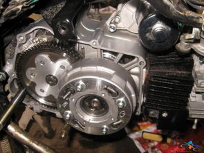 制動(dòng)盤摩擦片更換內(nèi)容及注意事項(xiàng),制動(dòng)摩擦片更換流程和注意事項(xiàng),雨刮片更換注意事項(xiàng)