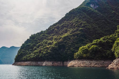 《長(cháng)相思·雨》原文及譯文