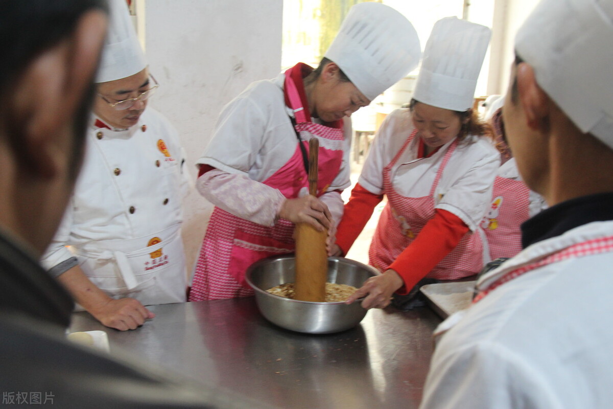 舉辦三八婦女節(jié)活動(dòng)的策劃方案