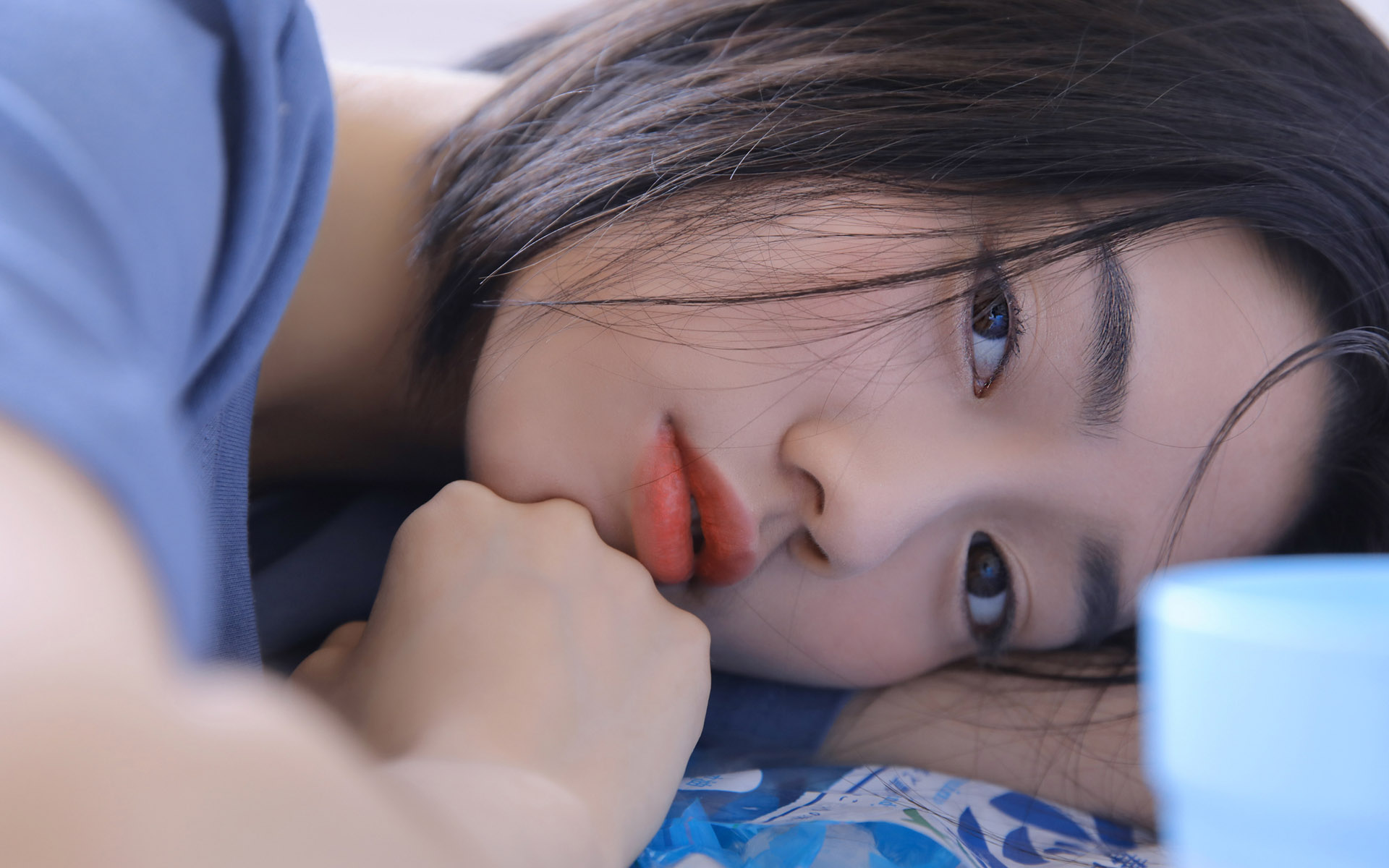 世上有兩樣?xùn)|西不可直視 ，一是太陽(yáng) ，二是人心