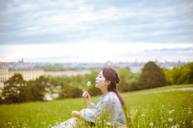 熱門經(jīng)典心情說說很現(xiàn)實的說說只有等到物是人非之后，人才會懂得懷念