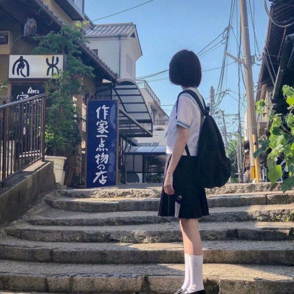朋友說說帶圖片 簡單的事，想深了，就復(fù)雜